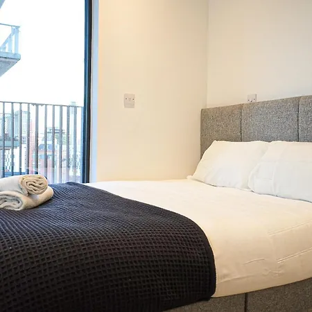 2Br 2Ba Apartment In The Heart Of Manchester-2