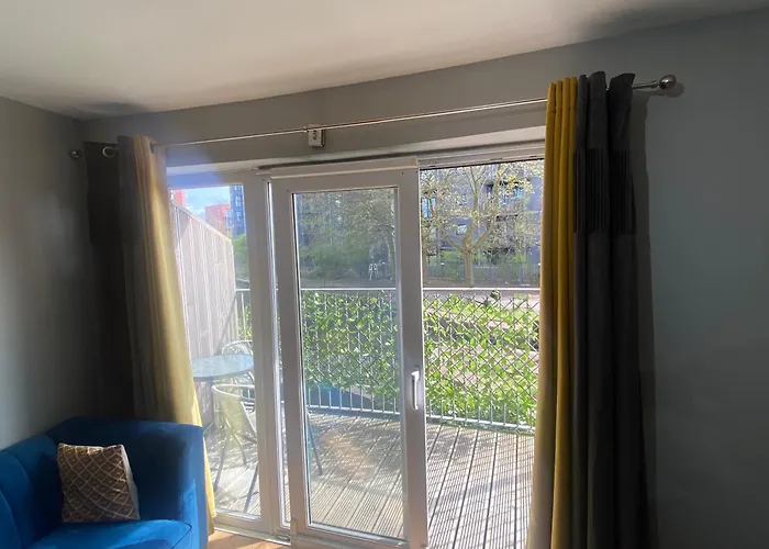 Mcr-2Bed2Bathaptparkinglux Canal